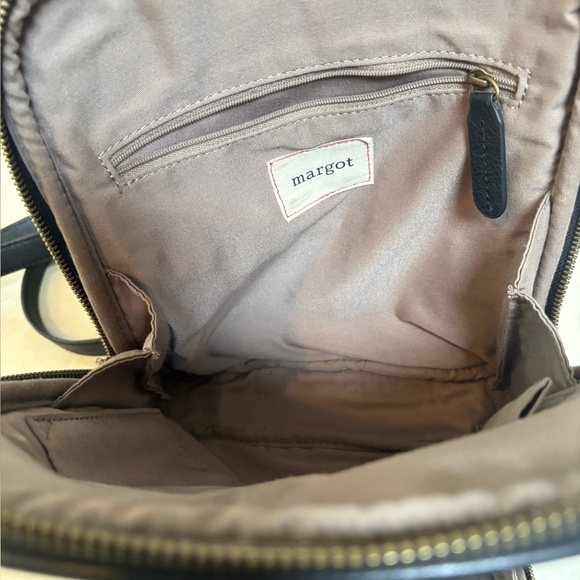 Margot black leather backpack in great condition - Picture 5 of 9